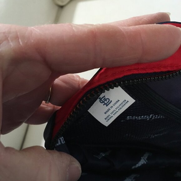 St. Louis Cardinals stuff bag/shaving kit bag NWOT - Picture 2 of 6